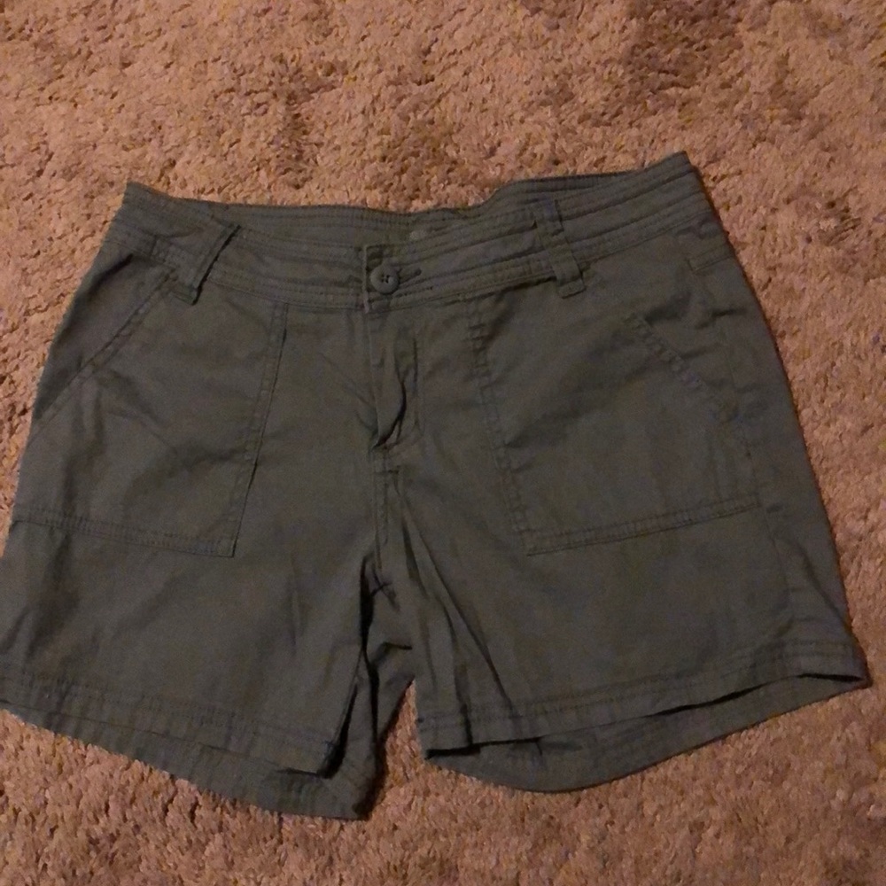 Prana Tess gray shorts